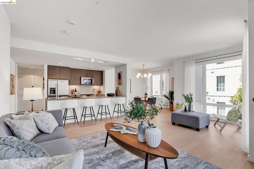 51 Innes Ct 204