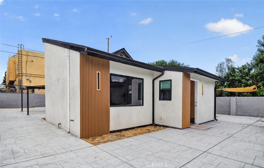 2327 N Naomi Street