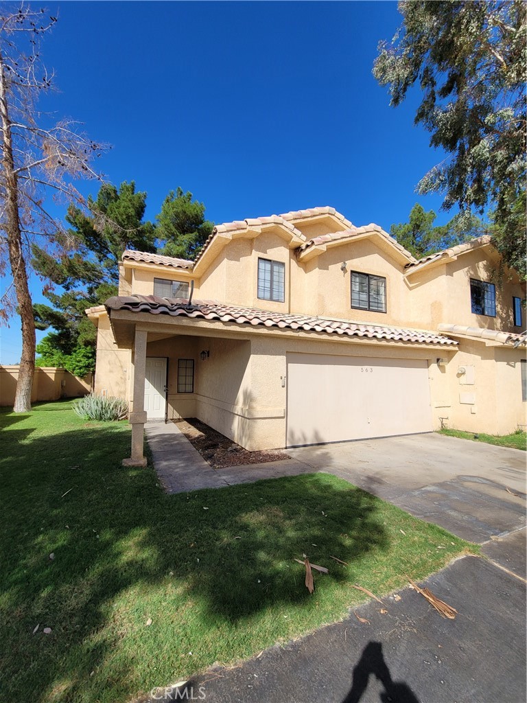 563 E Barnard