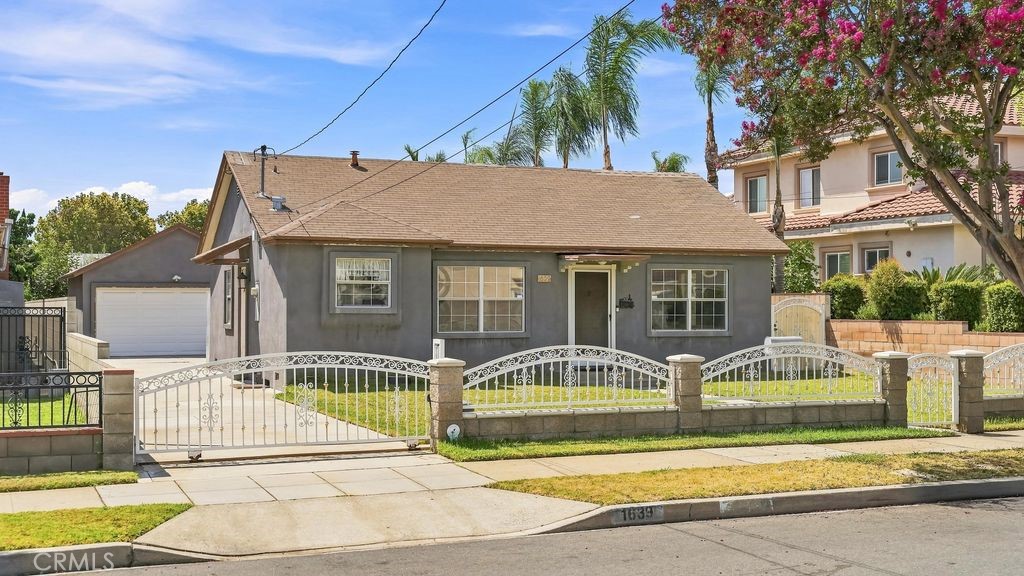 1639 Walnut Street