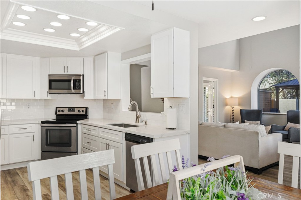 27841 Persimmon 44