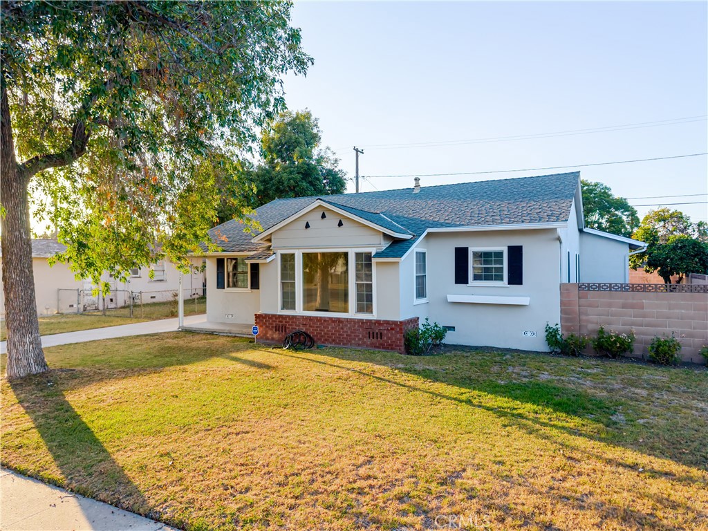 2129 W Cerritos