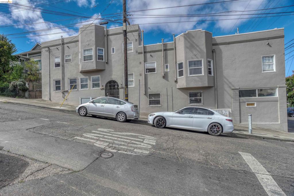 2246 23Rd Ave
