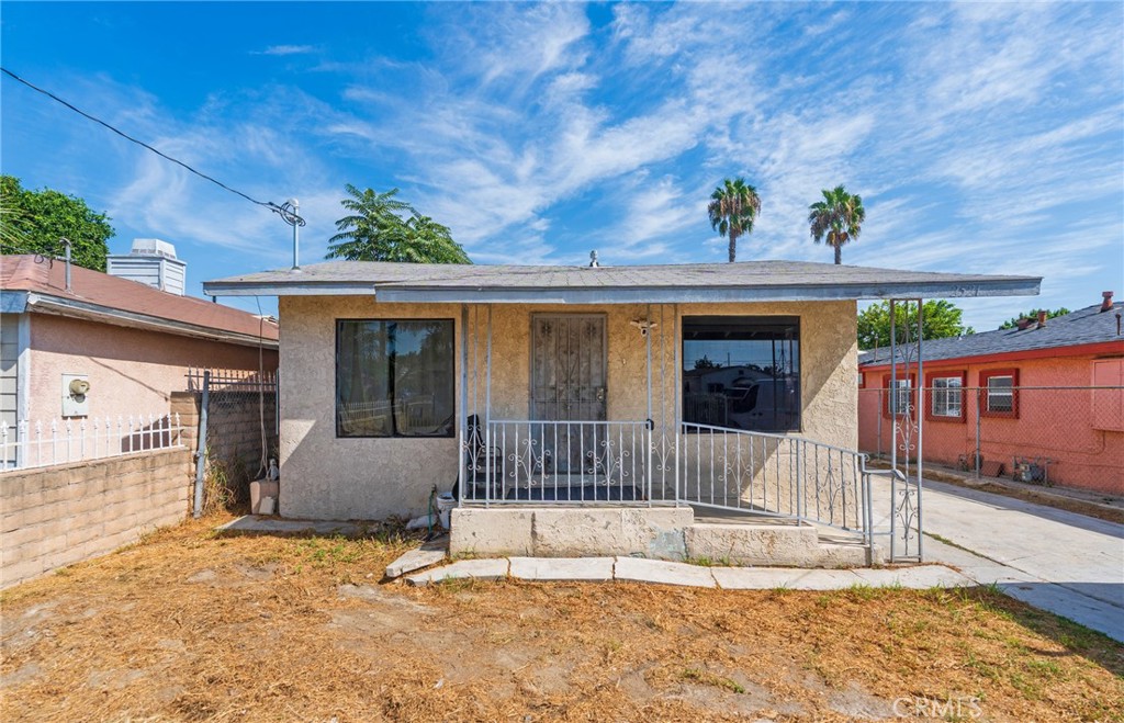 2521 E 129th