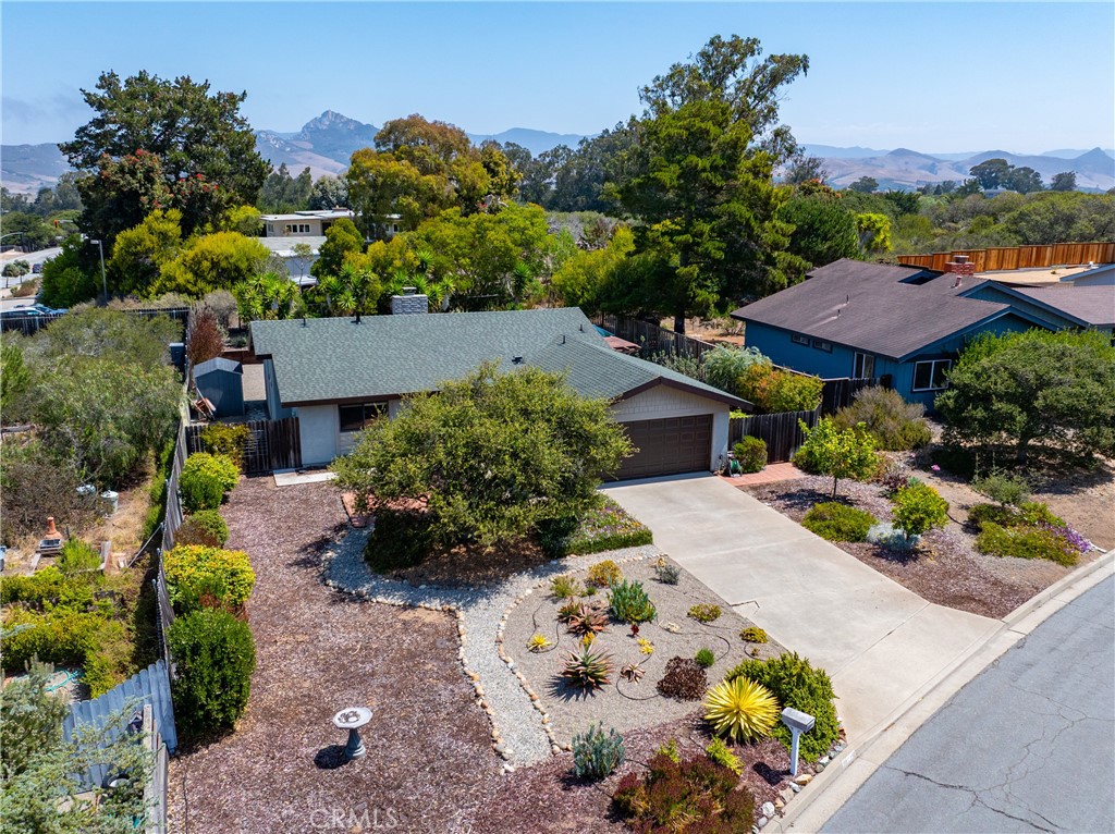 1340 Bay Oaks