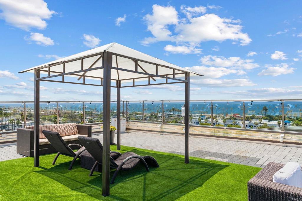550 Seagaze Drive 9