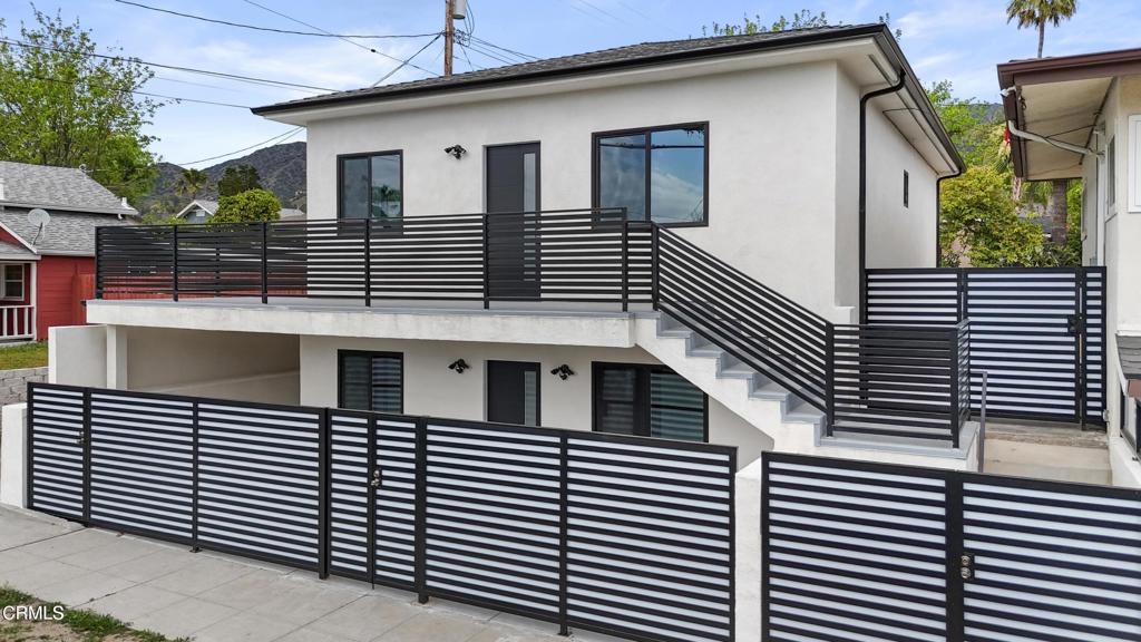 112 N Kenneth Road 201