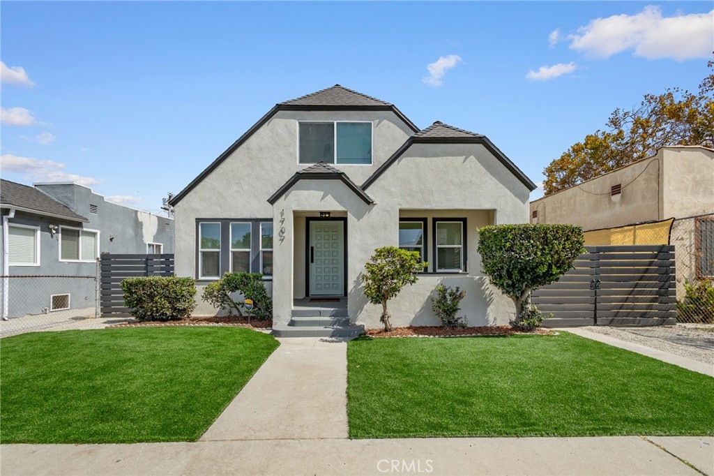 1707 W 65th Place