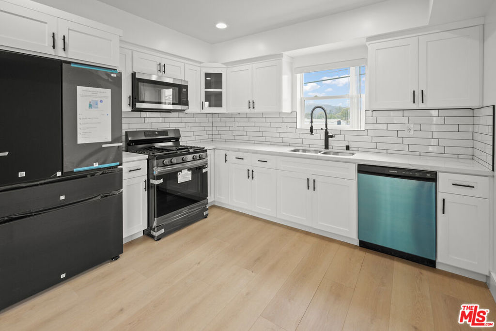 2700 Larga Drive 3057 1/2
