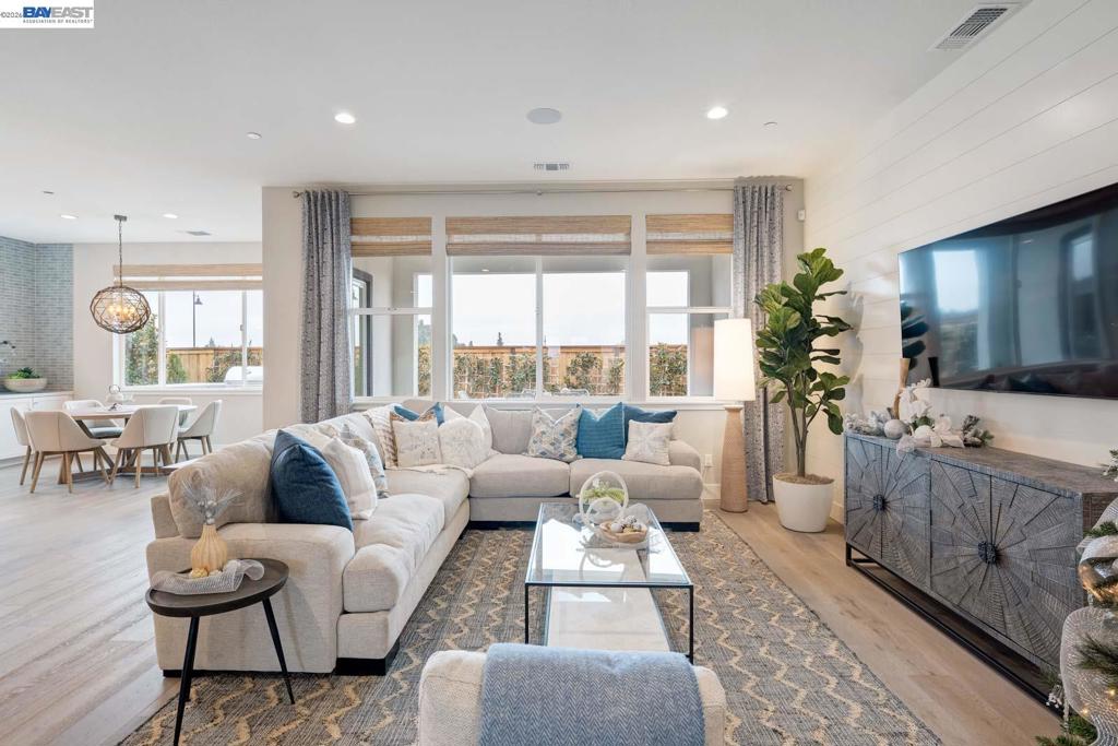 1276 Parkcrest Circle