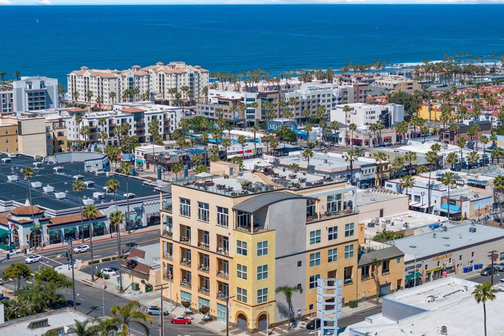 550 Seagaze Drive 7