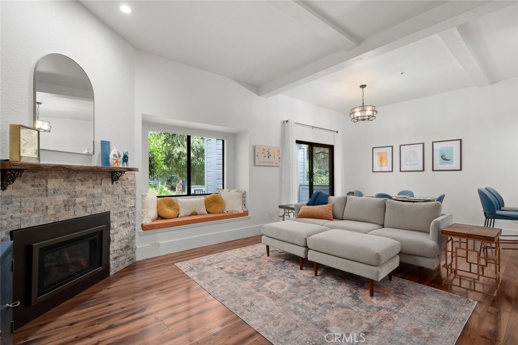 2221 King Court 22