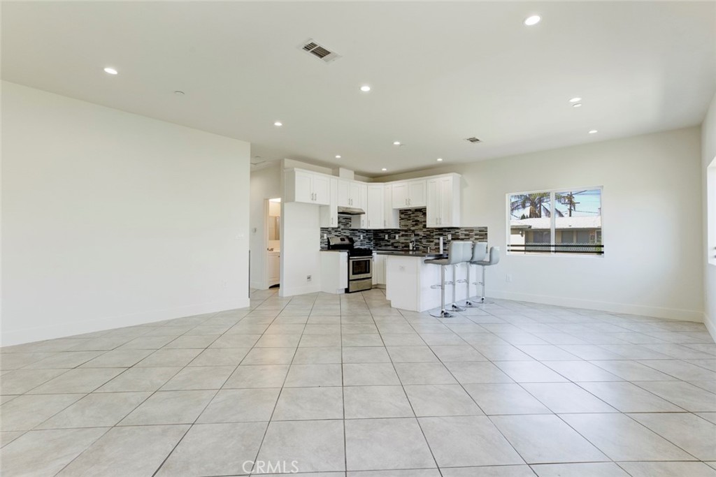 6821 Agnes Ave.