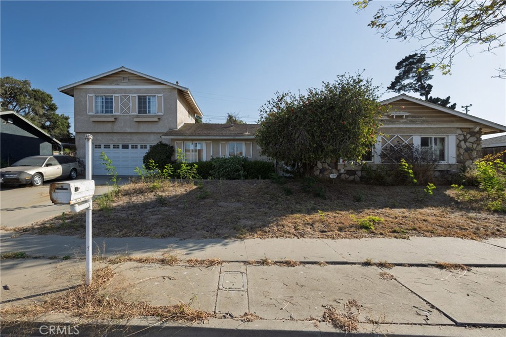 1136 Patterson