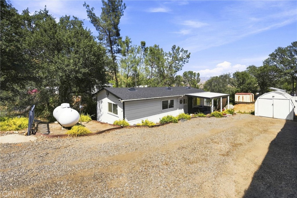 32 Pinebrook
