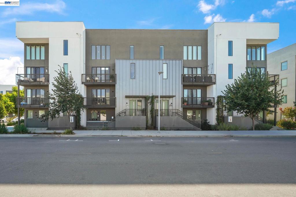 45039 Insight St 1004
