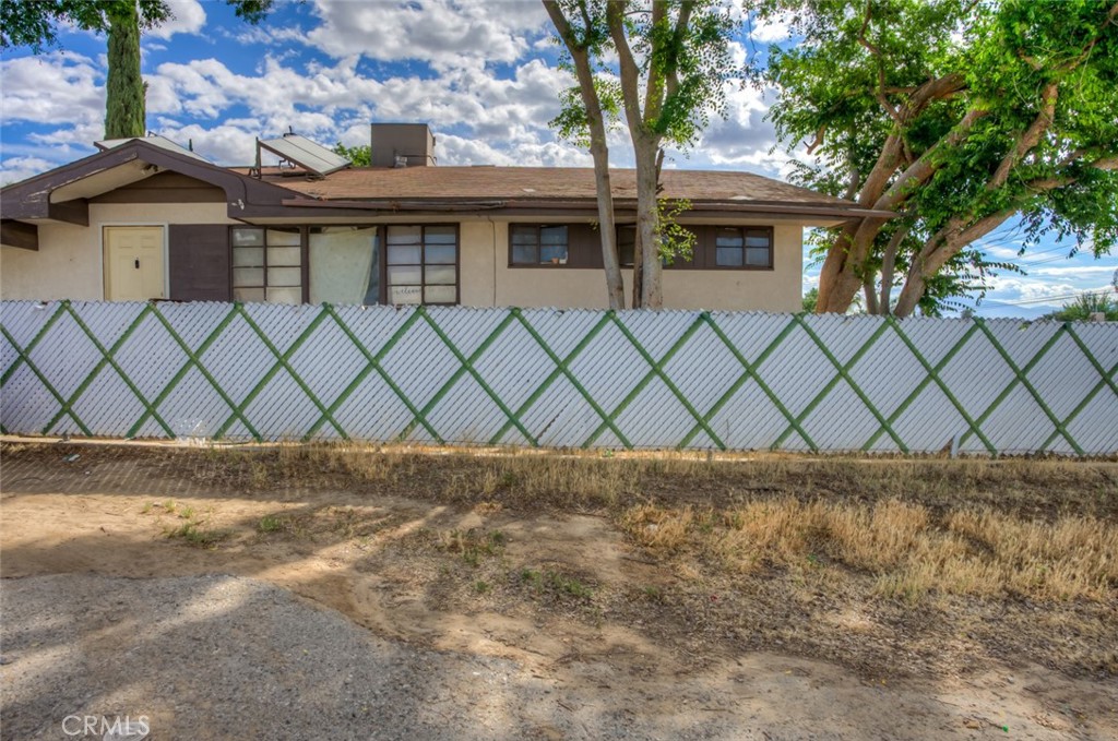 2701 N Inyo