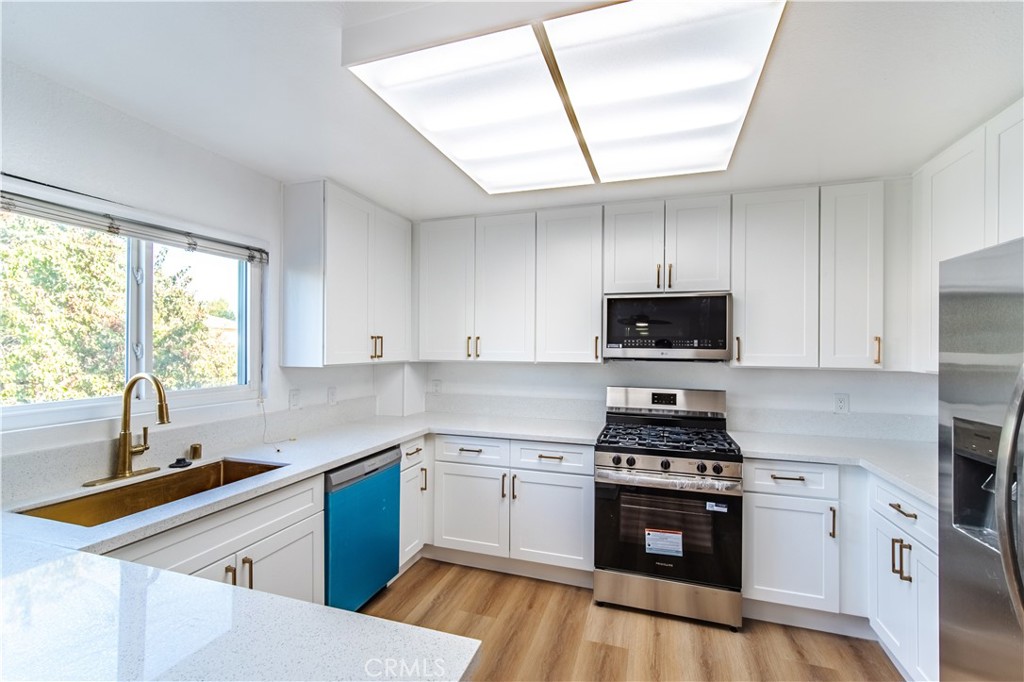 8851 Independence Avenue APT 33