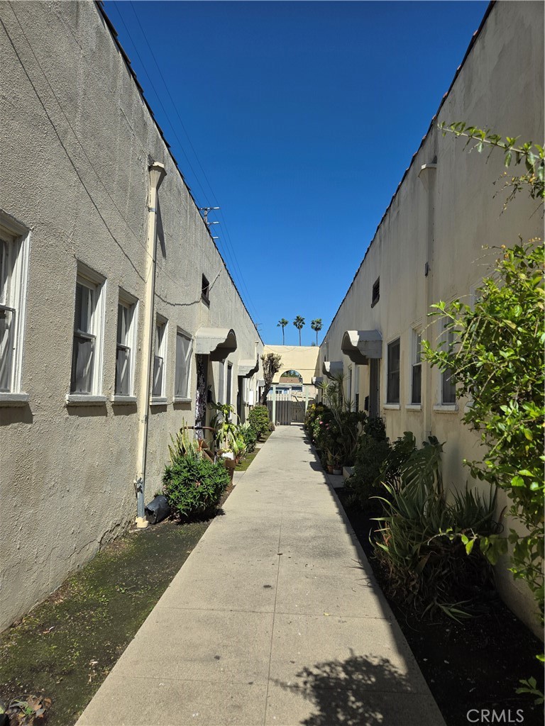 551 W 10th Street 4
