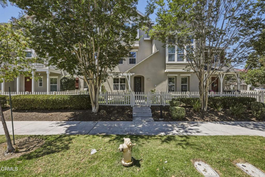 3141 N Oxnard Boulevard