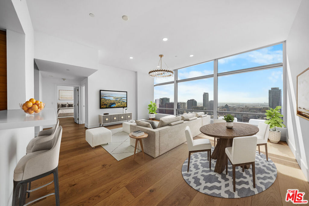 900 W Olympic Boulevard 32I