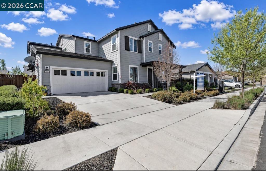 582 Mandevilla Dr