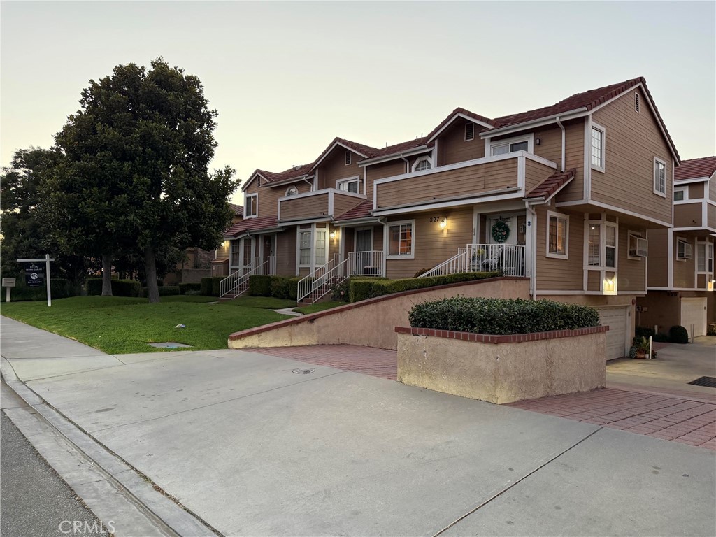 329 Genoa Street D