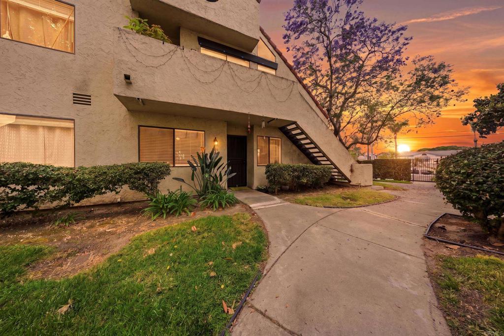 341 N Melrose Drive
