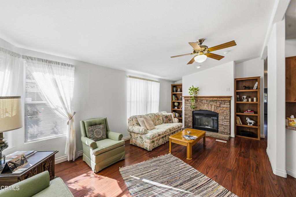 4201 Topanga Canyon Boulevard 61