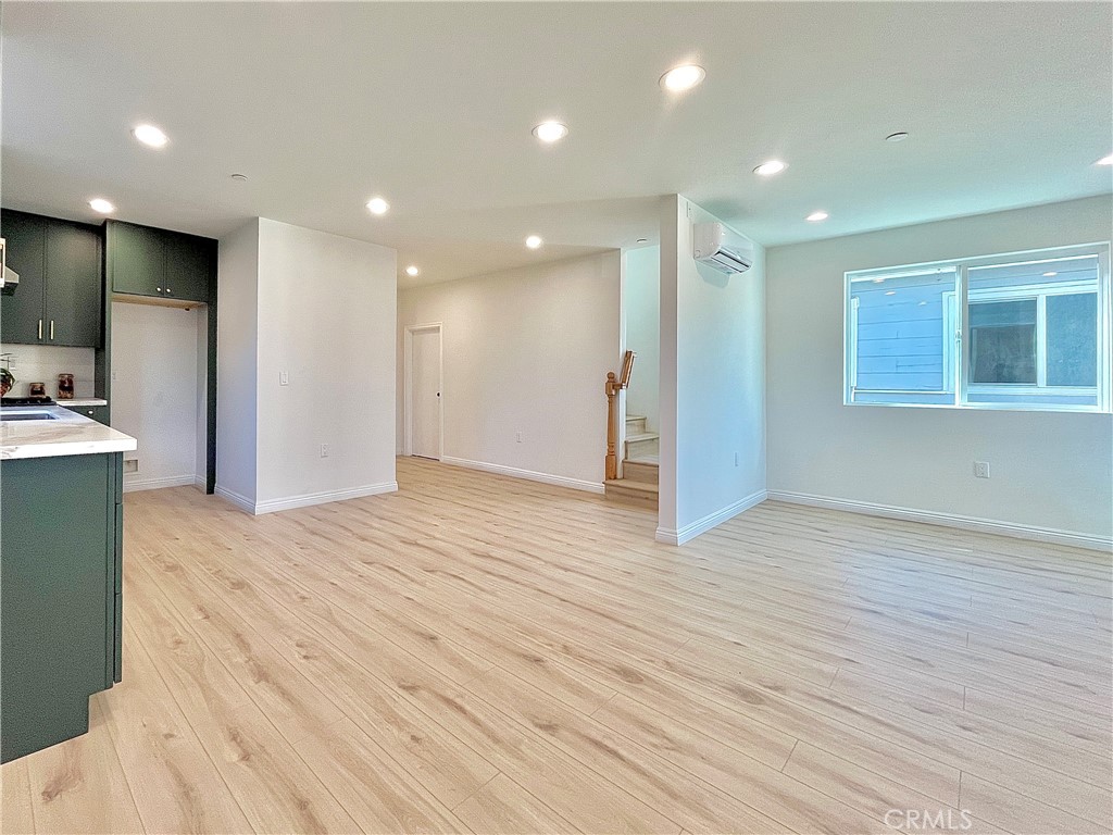 938 E Sandra Avenue
