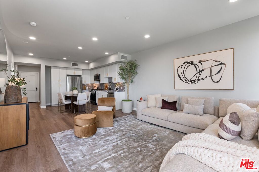 7428 Santa Monica Boulevard 406