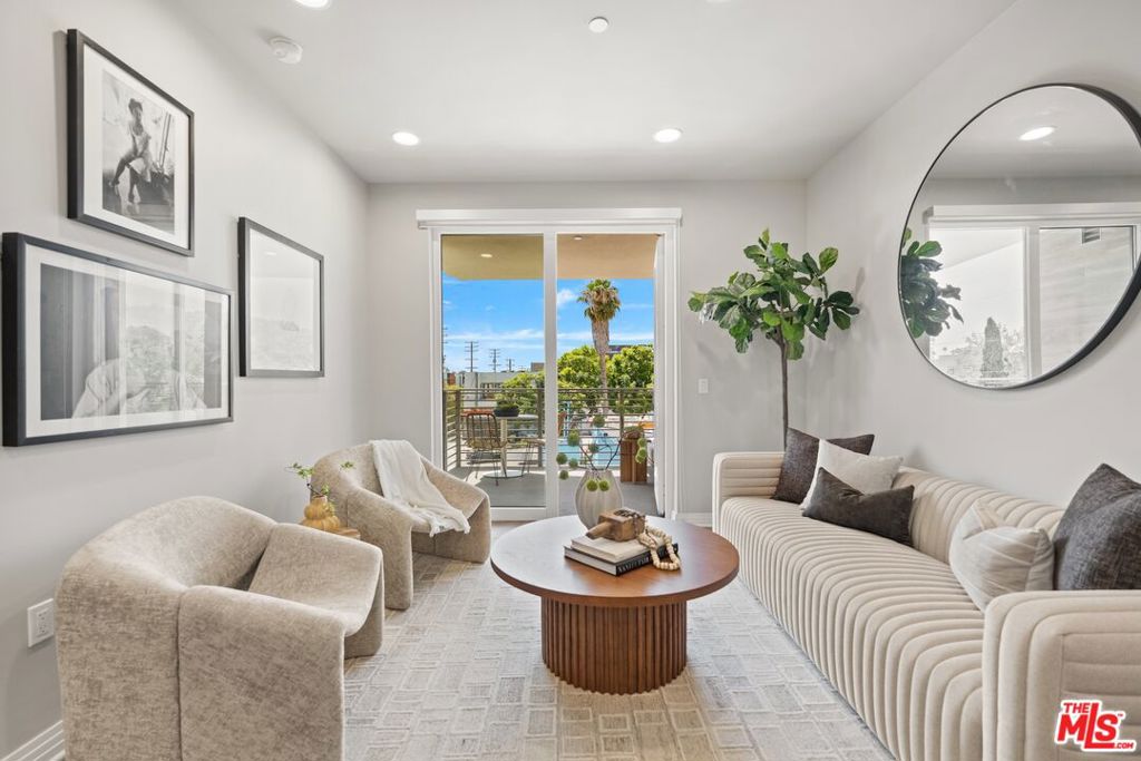 7428 Santa Monica Boulevard 304