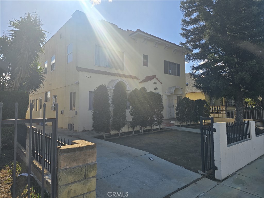 620 W 41st