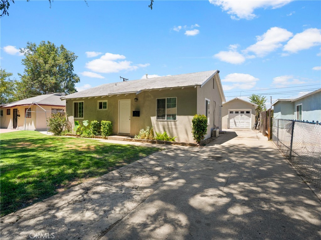 2404 Roxbury Dr
