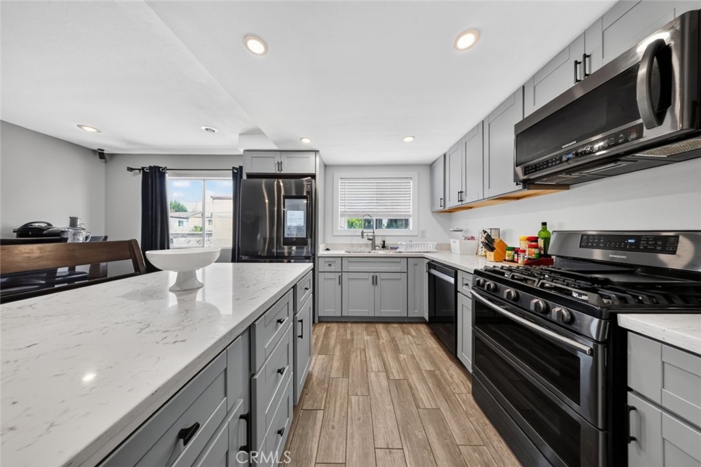 9540 Sepulveda 11
