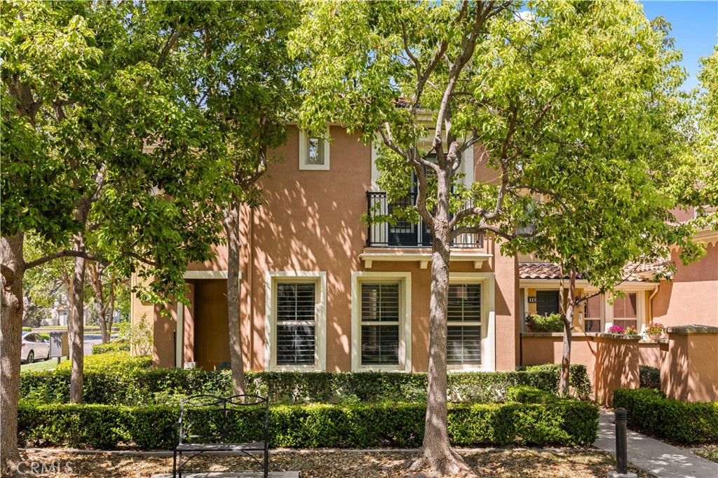 111 Chantilly