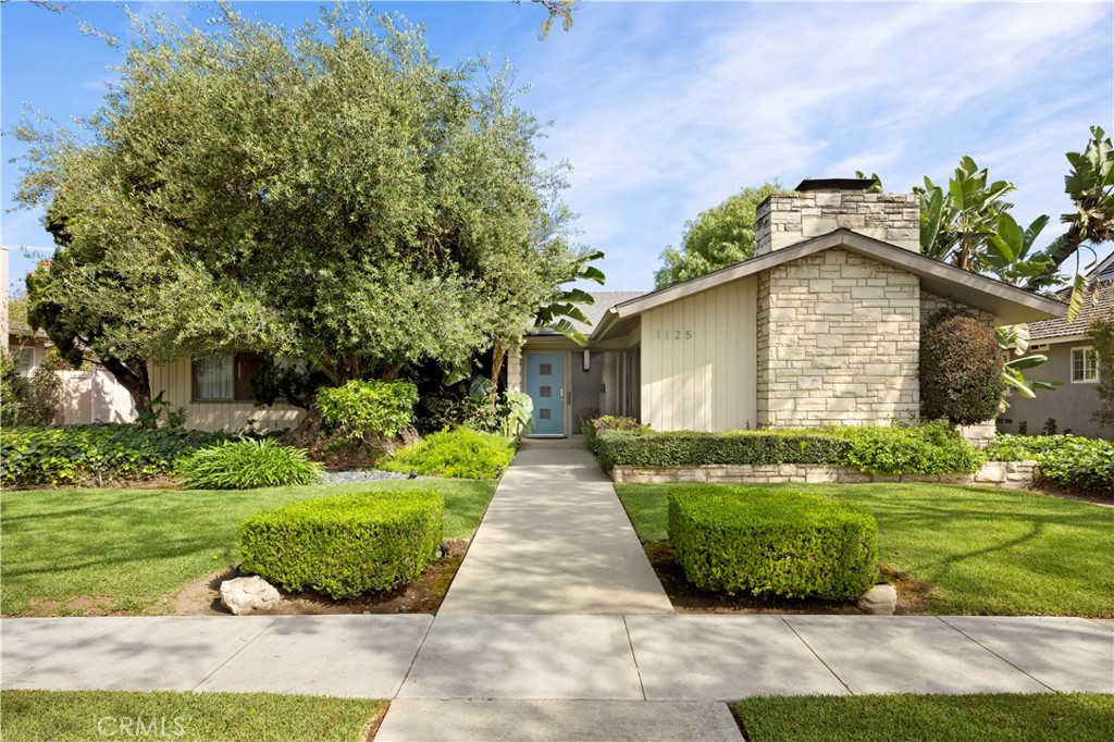 1125 E Burlinghall