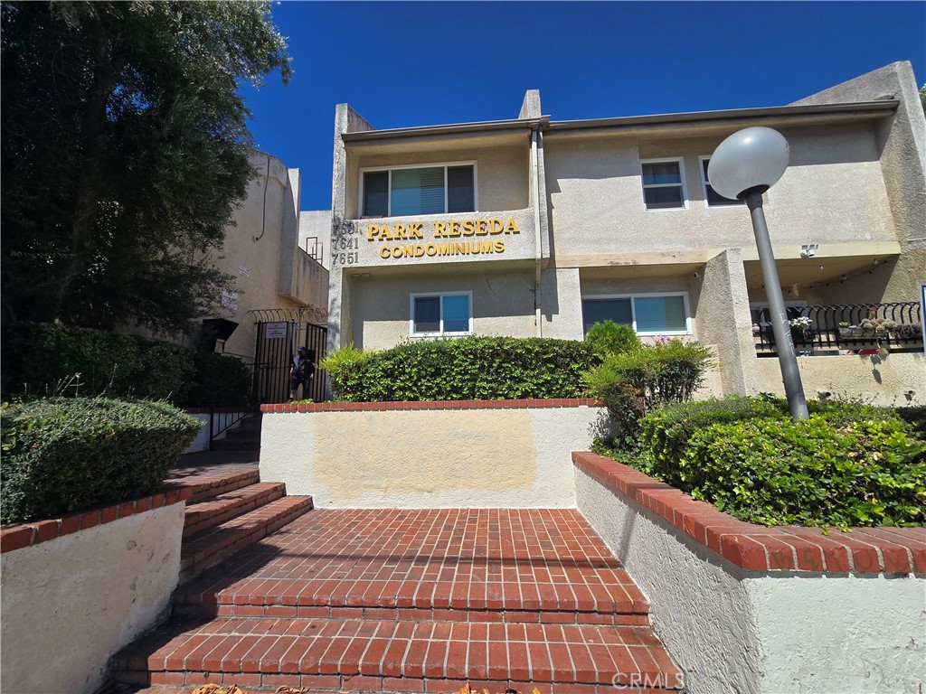 7641 Reseda 120