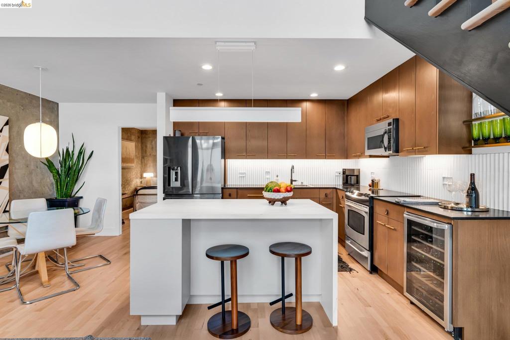311 Oak St 102