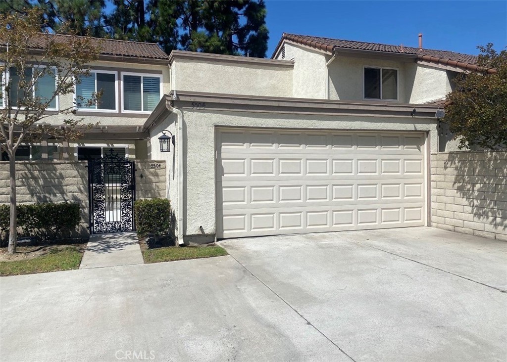 5504 E Vista Del Rio