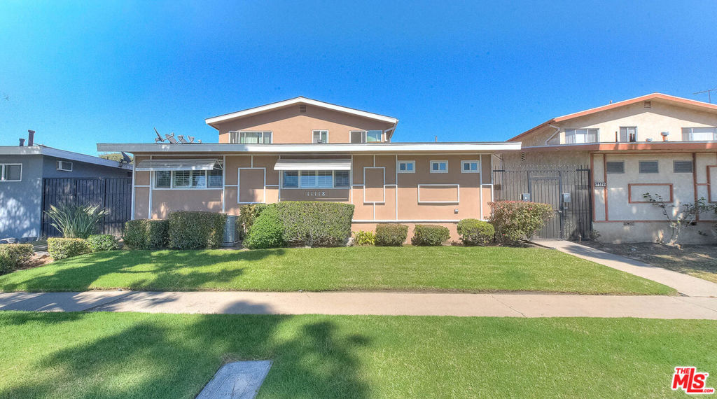 11118 Crenshaw Boulevard 1