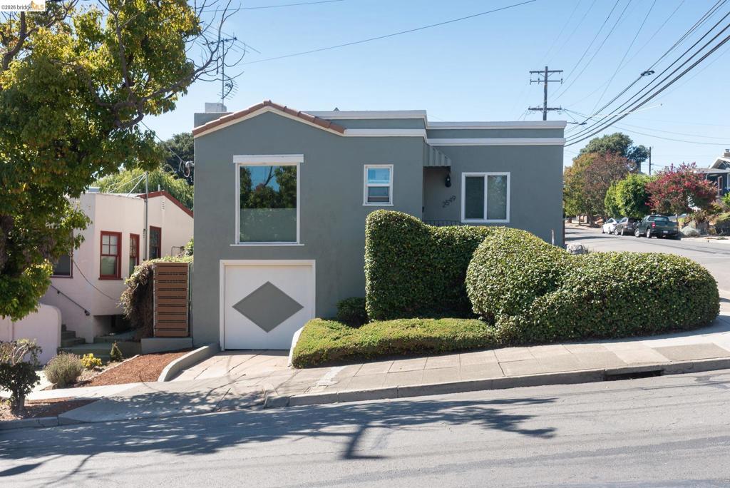 2549 monticello av