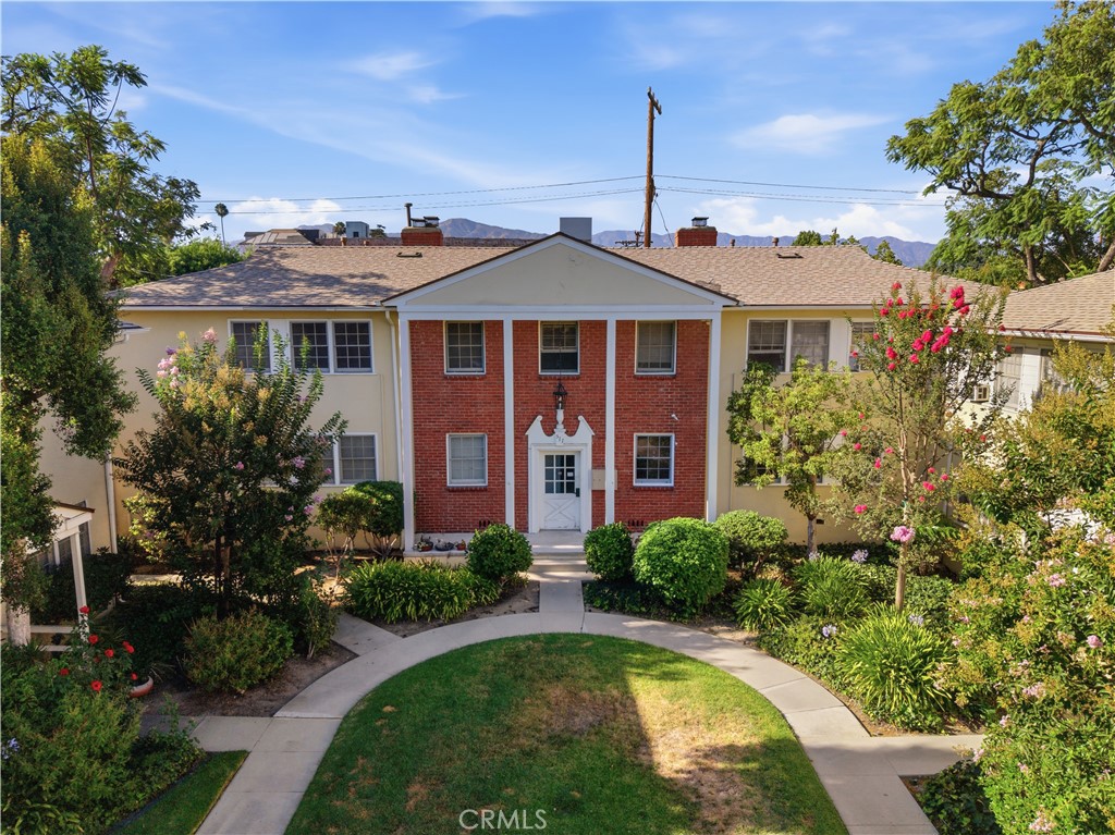 511 E Maple
