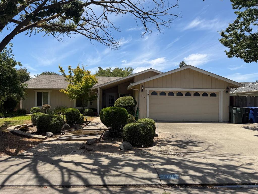 3705 Kona Oak Drive