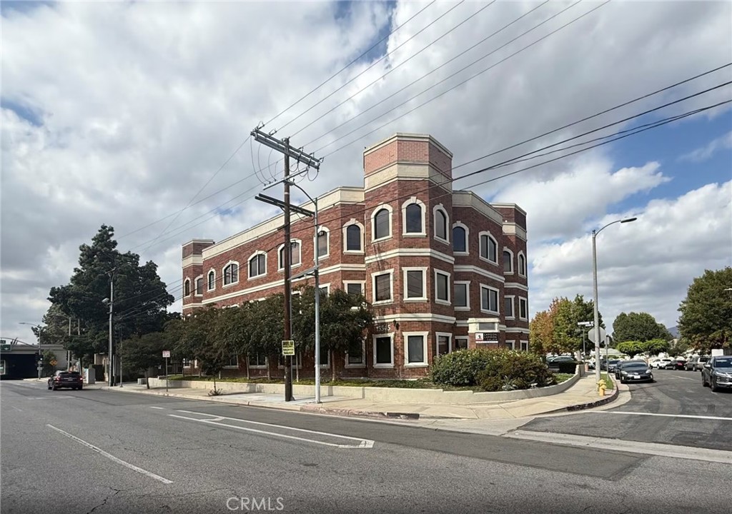 15545 Devonshire Street 103