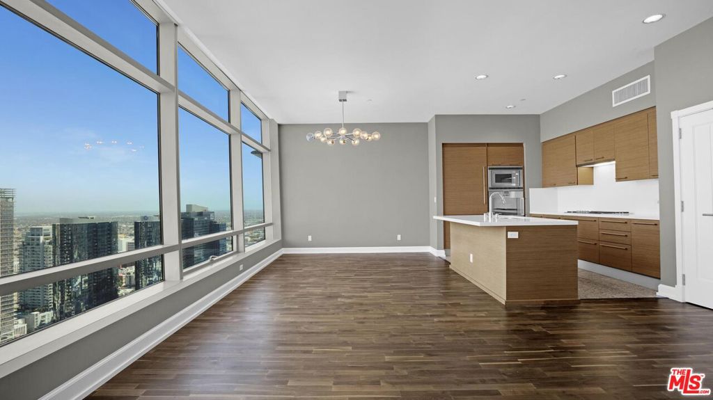 900 W Olympic Boulevard 39C