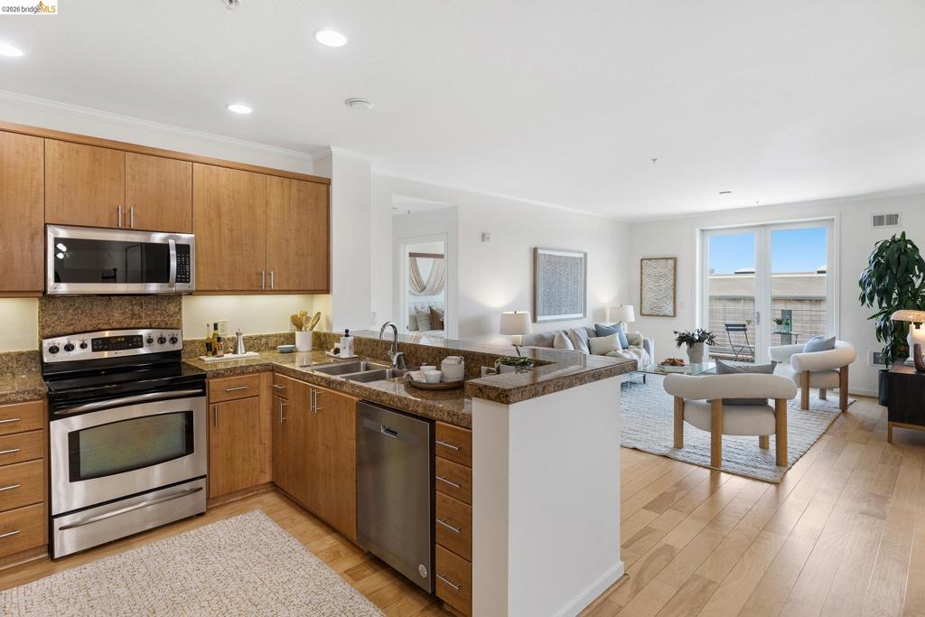 3090 Glascock St 303