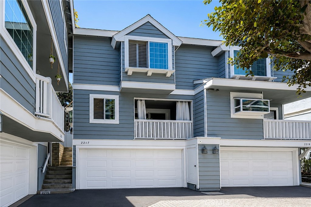 2217 Mayfair Court