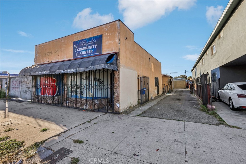 3309 W Florence
