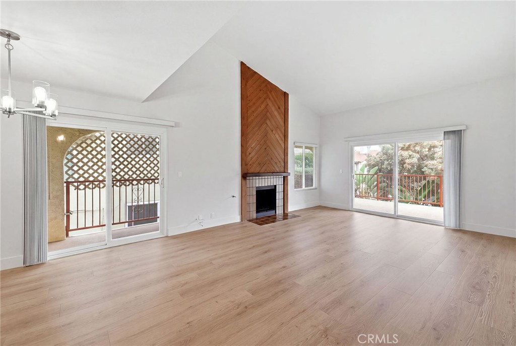 413 Avenue G 4